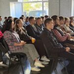 фото спікера аудиторії слухачів